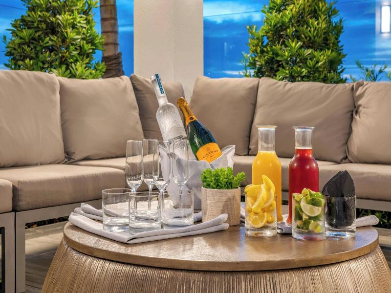 Courtyard by Marriott Fort Lauderdale Downtown image