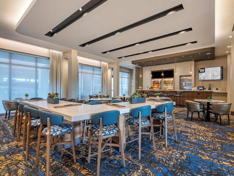 Courtyard by Marriott Fort Lauderdale Downtown image