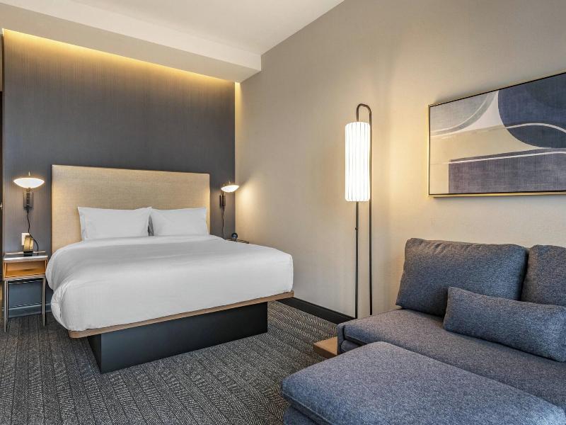 Courtyard by Marriott Fort Lauderdale Downtown image