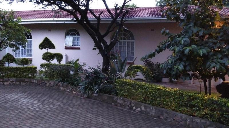 Lynn's Guest House image
