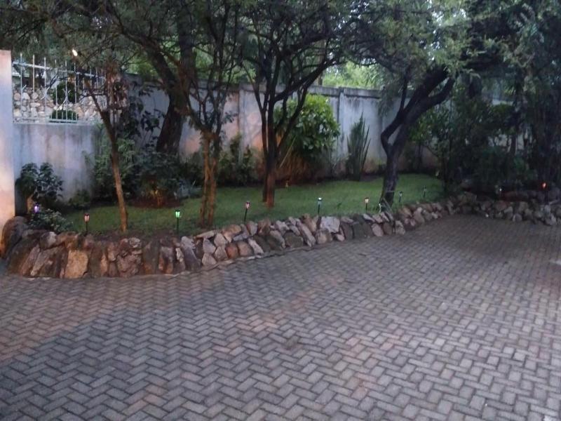 Lynn's Guest House image