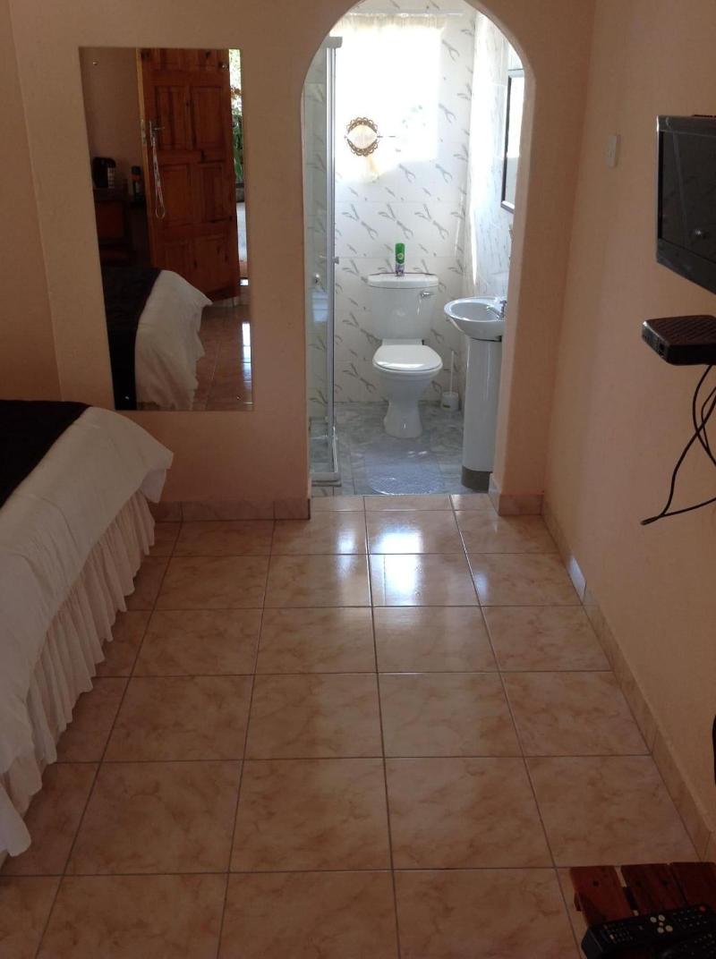 Lynn's Guest House image