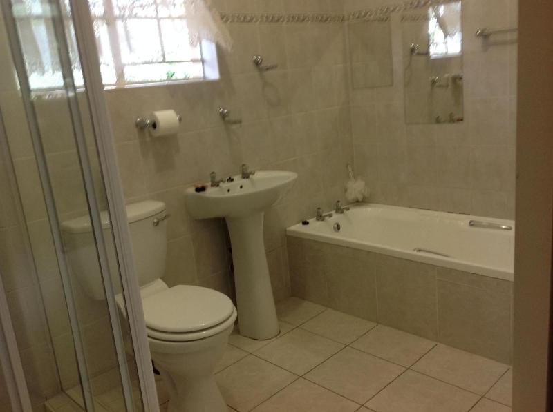 Lynn's Guest House image
