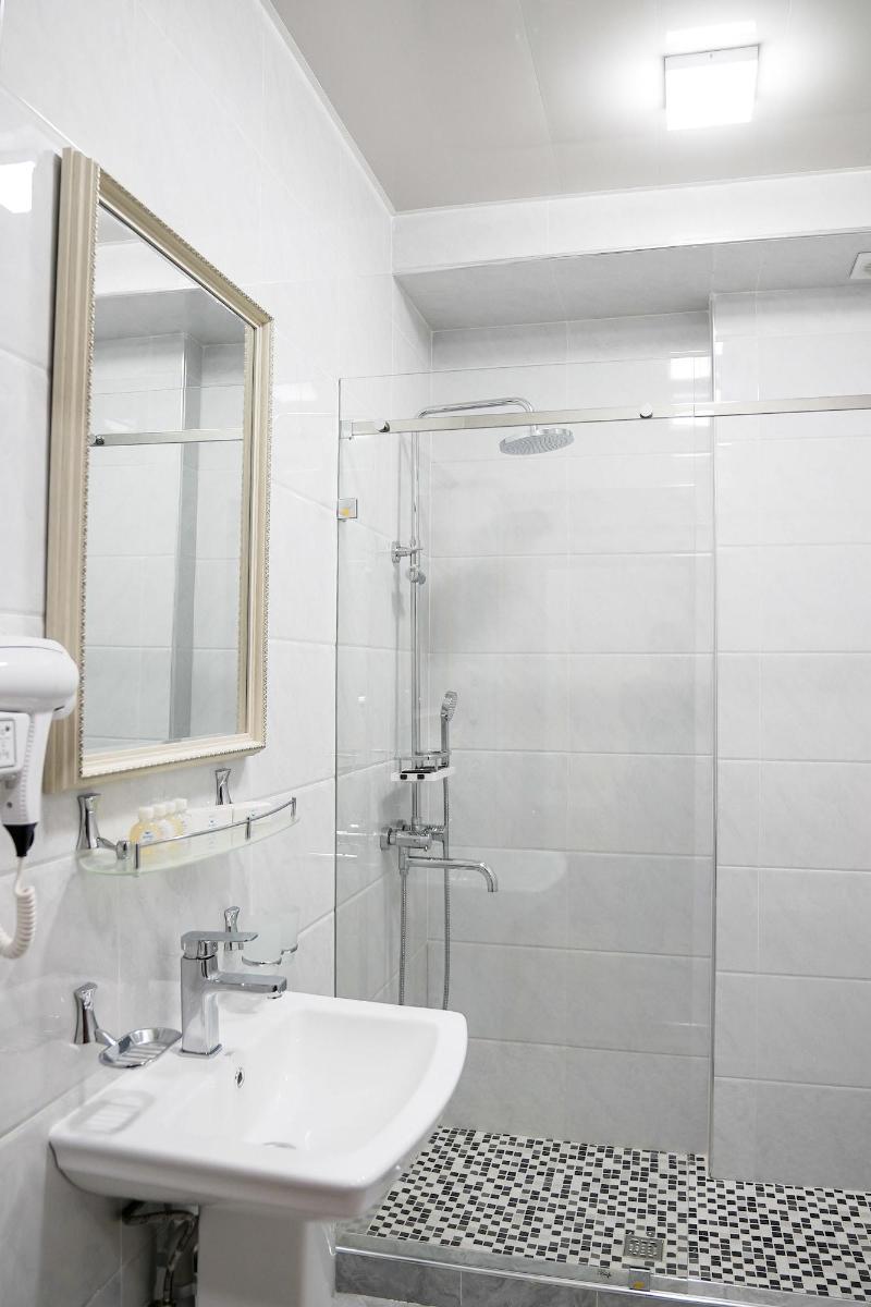 Level Hotel image