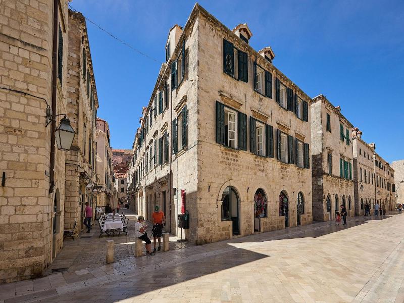 Bota Palace image