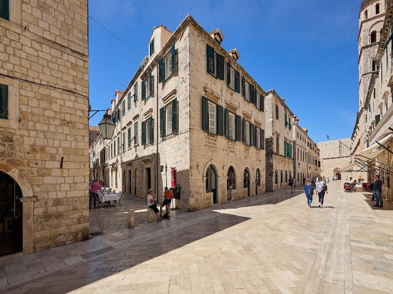 Bota Palace image