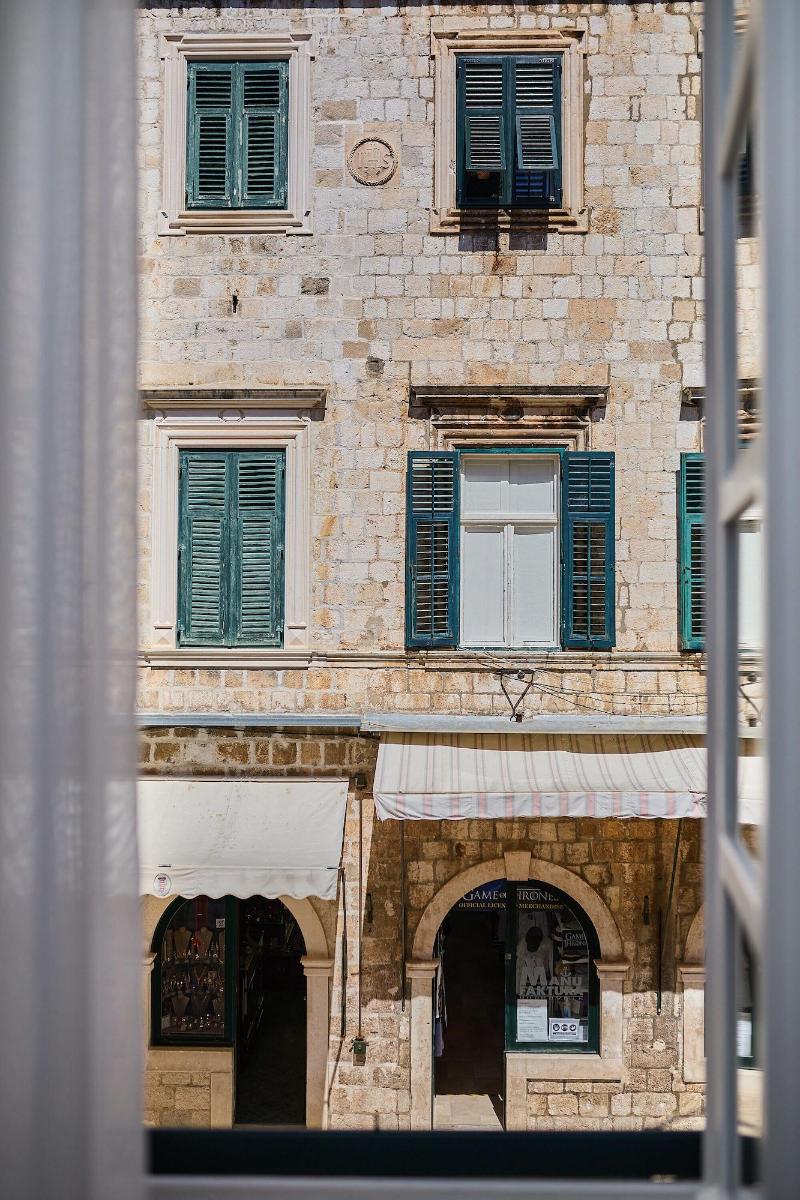 Bota Palace image