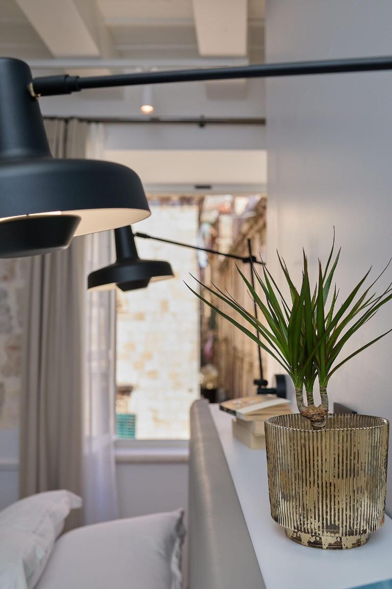 Bota Palace image