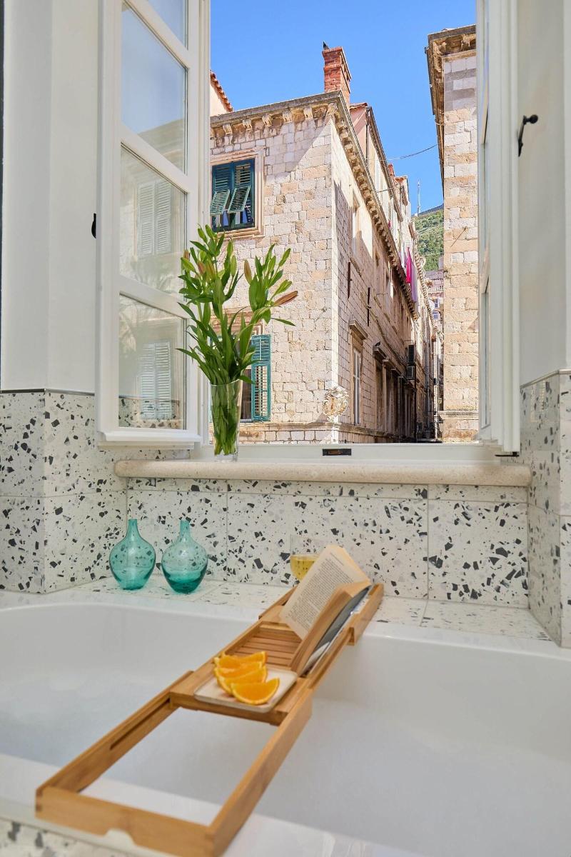 Bota Palace image