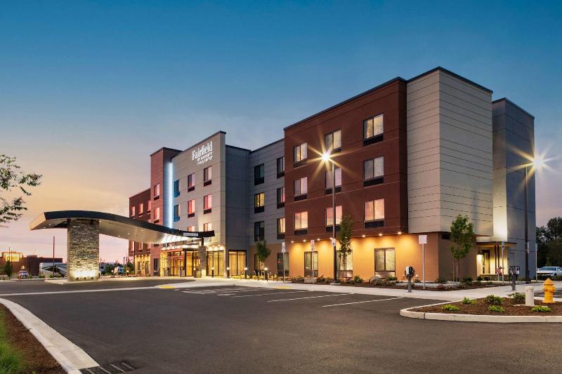 Fairfield Inn & Suites by Marriott Medford image
