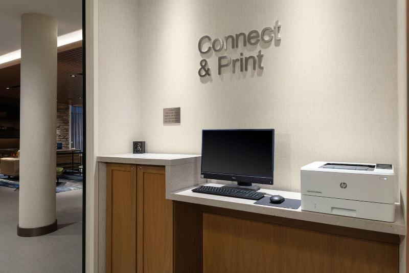 Fairfield Inn & Suites by Marriott Medford image