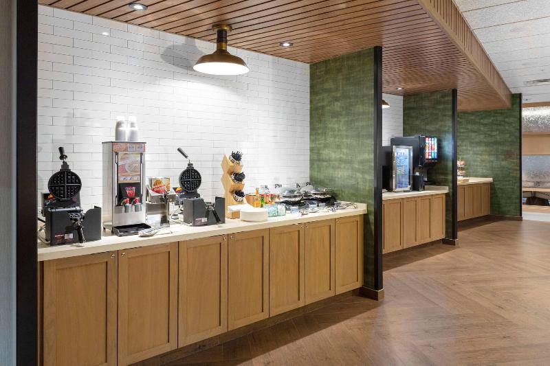 Fairfield Inn & Suites by Marriott Medford image
