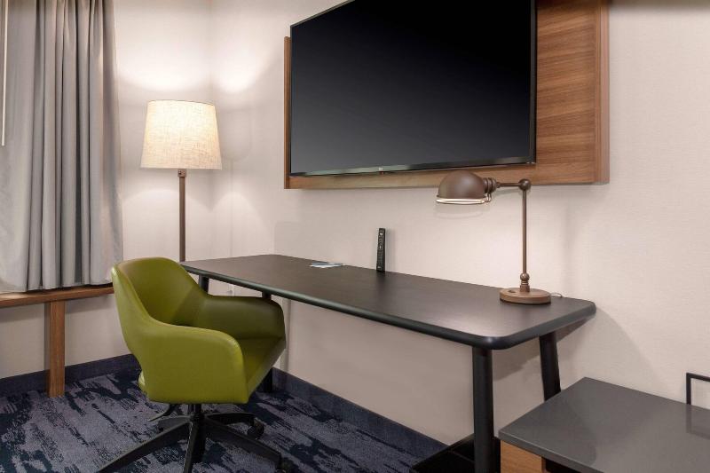 Fairfield Inn & Suites by Marriott Medford image