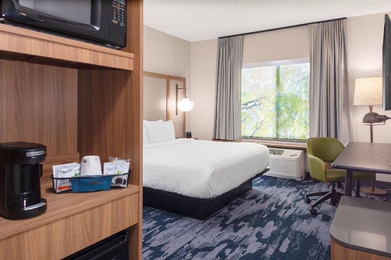 Fairfield Inn & Suites by Marriott Medford image