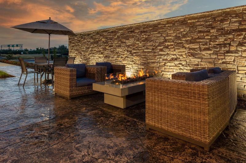 Fairfield Inn & Suites by Marriott Medford image