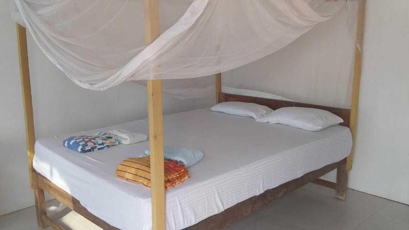 Kashinath Beach Huts image