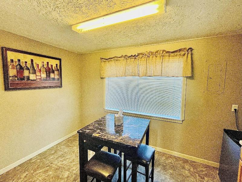 Sage N Sand Motel image