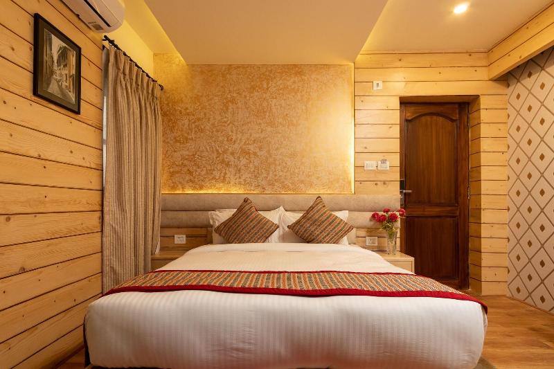 Fresco Retreat image