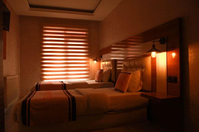 Van Hotel image