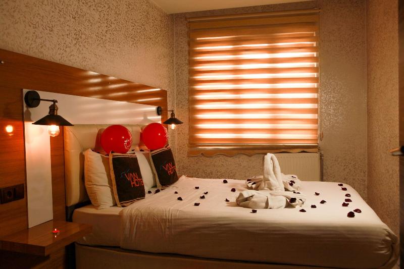 Van Hotel image