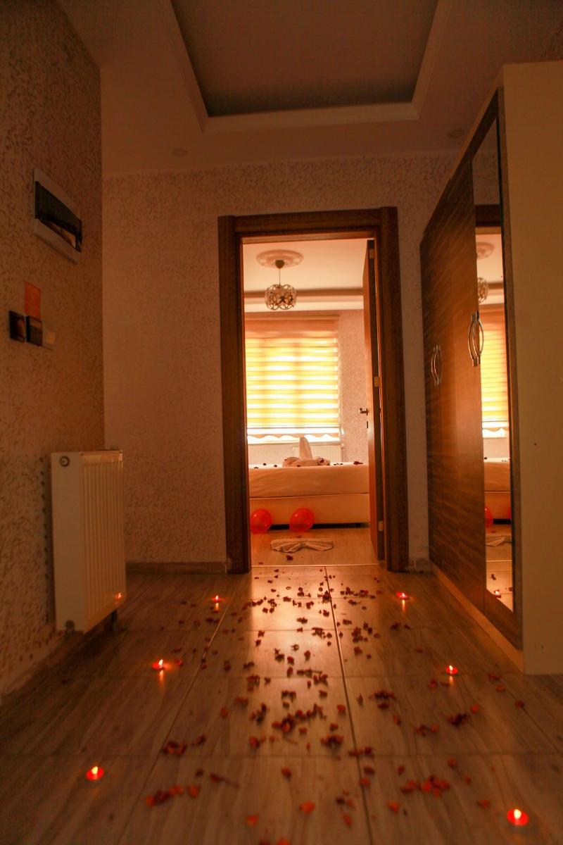 Van Hotel image