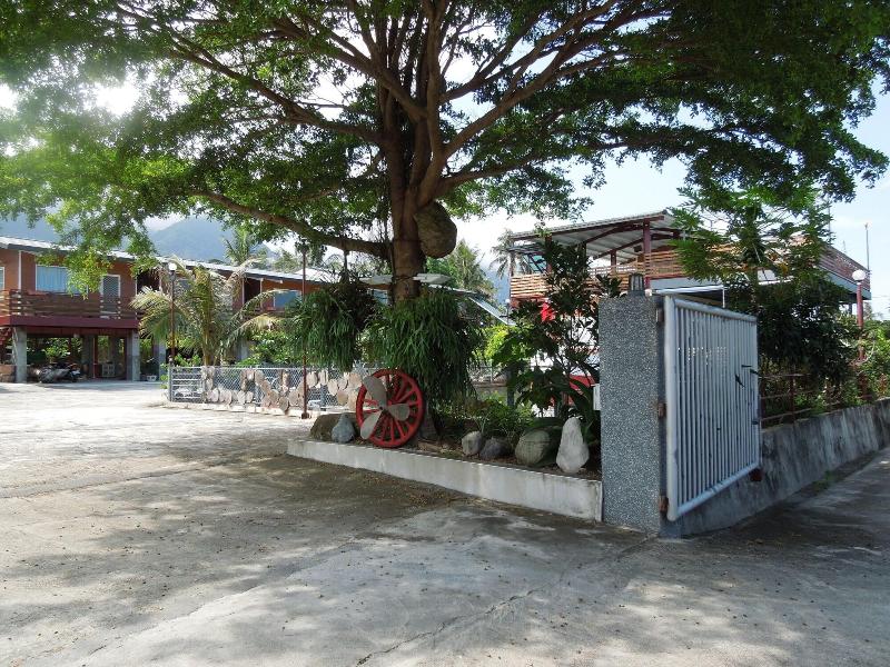 Dulan Red House image