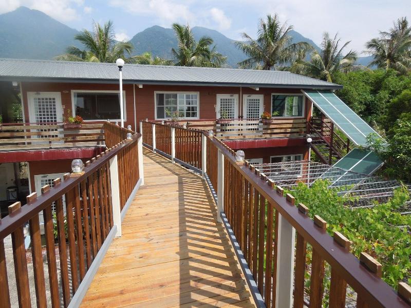 Dulan Red House image