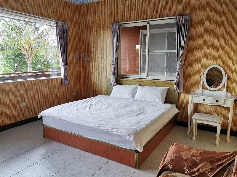 Dulan Red House image