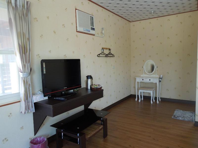 Dulan Red House image