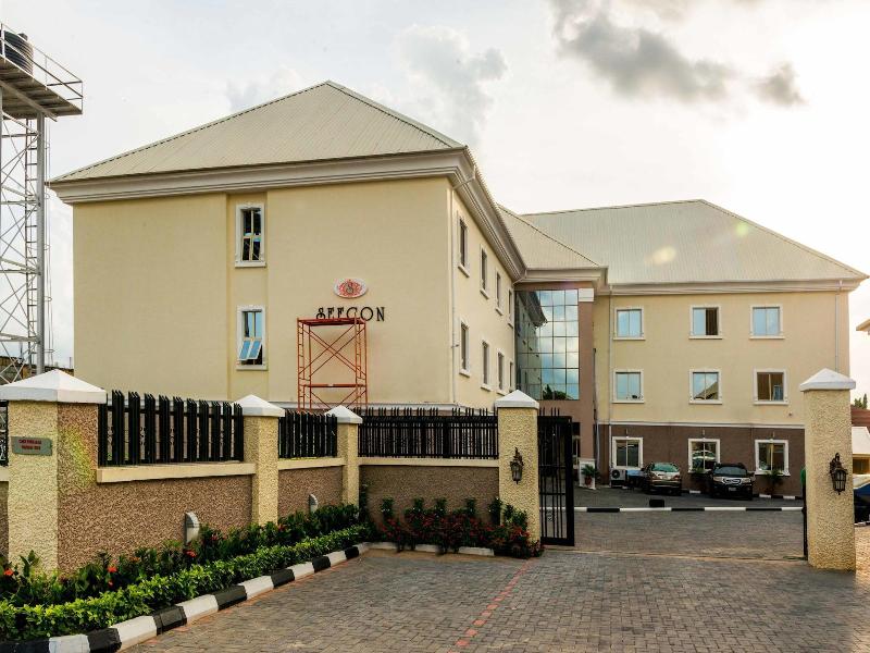 Sefcon Suites Apartment — exterior view