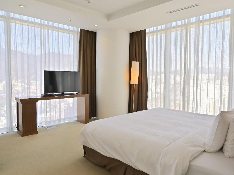Ecograd Hotel image