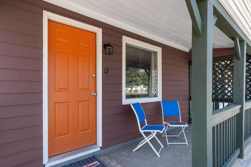 Wagon Wheel Motel image