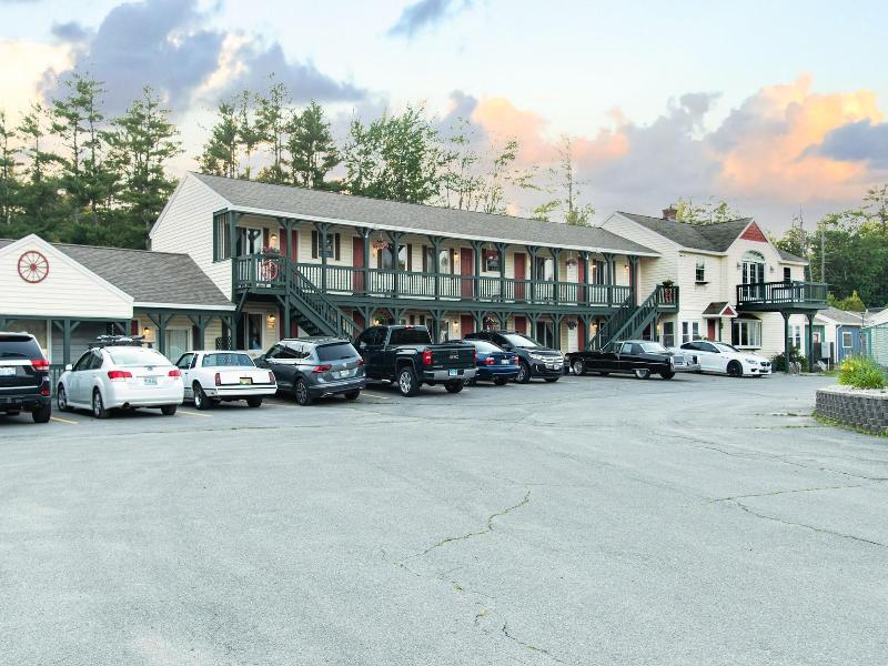 Wagon Wheel Motel image
