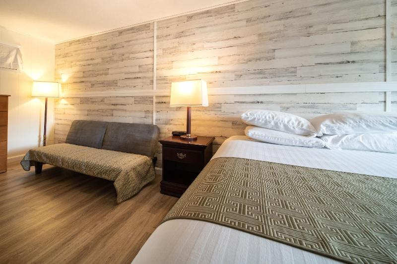 Wagon Wheel Motel image