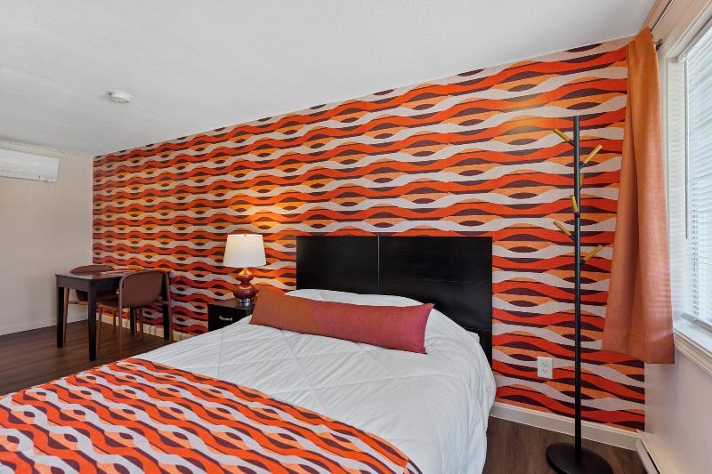 Wagon Wheel Motel image