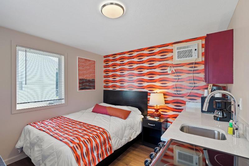 Wagon Wheel Motel image