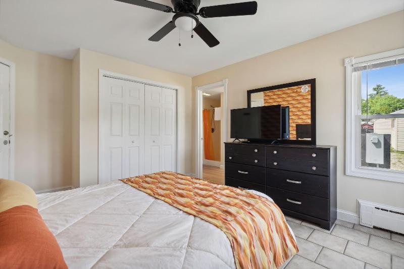 Wagon Wheel Motel image