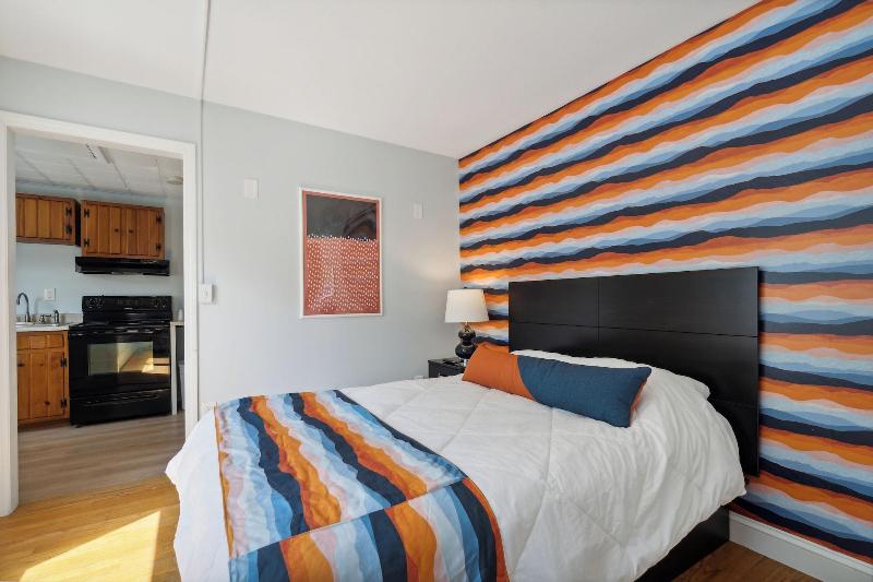 Wagon Wheel Motel image