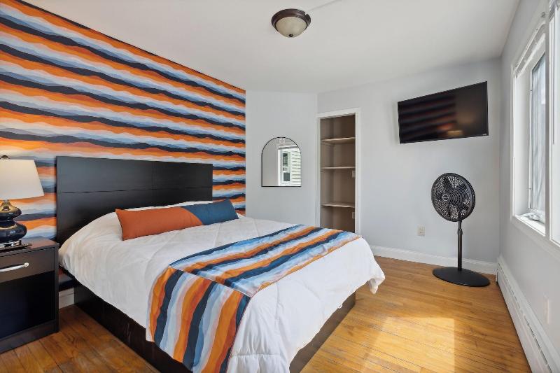 Wagon Wheel Motel image