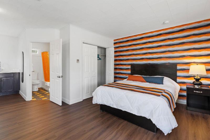 Wagon Wheel Motel image