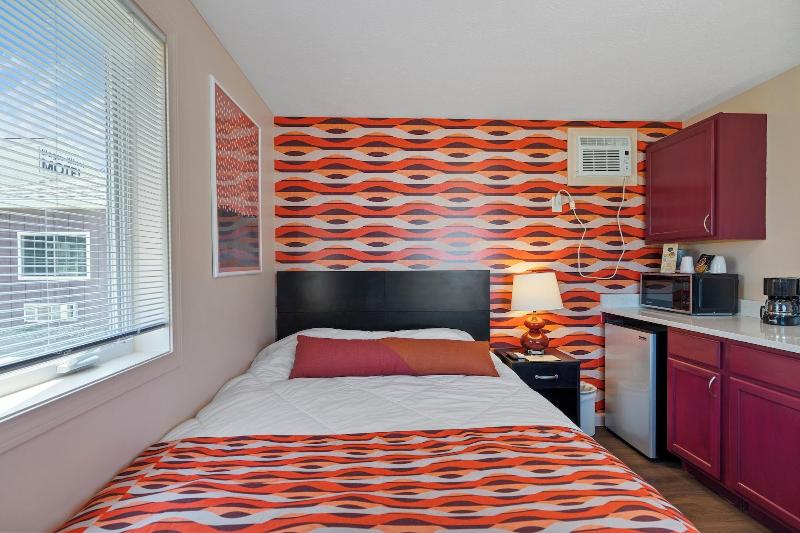 Wagon Wheel Motel image