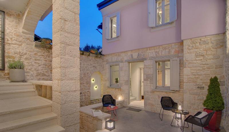 Hotel Boulgari image