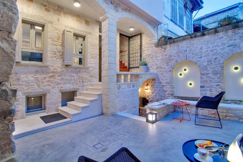 Hotel Boulgari image