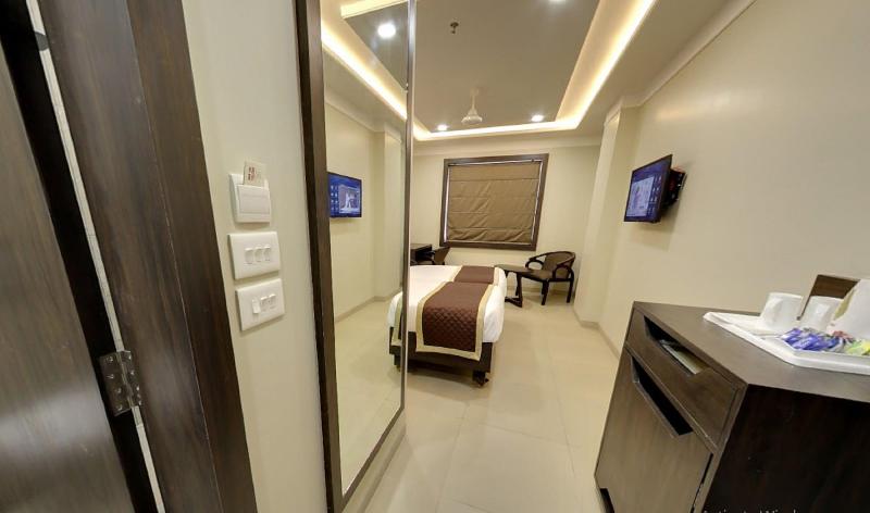 Hotel RG Inn image