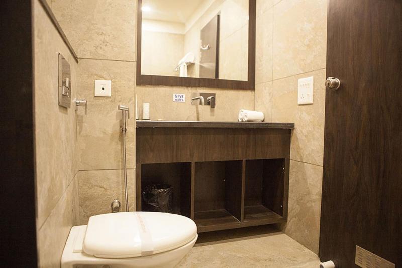 Hotel RG Inn image