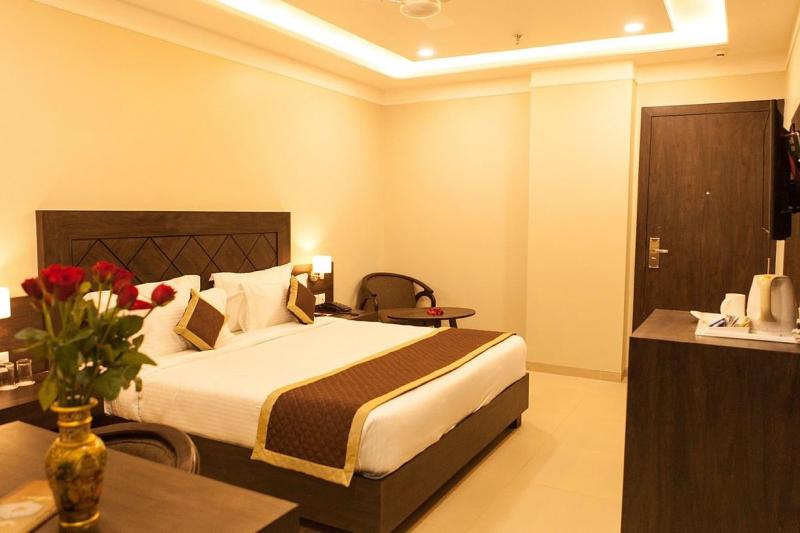 Hotel RG Inn image
