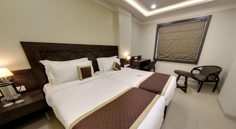Hotel RG Inn image