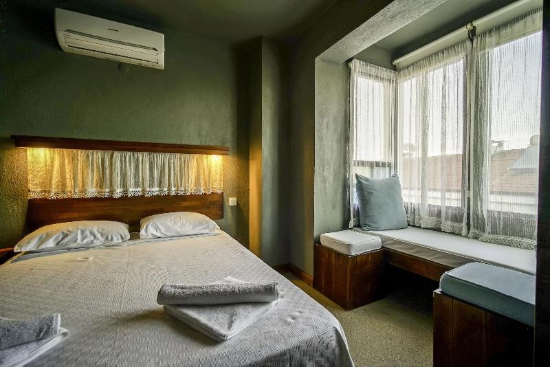 The Green Goose Hotel image