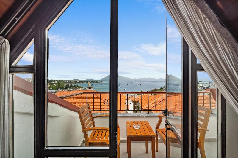 The Green Goose Hotel image