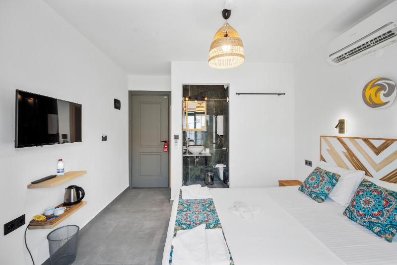 The Green Goose Hotel image